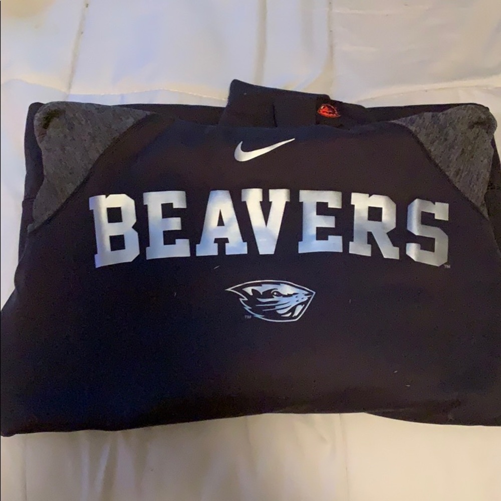 Small Nike beavers hoodie
